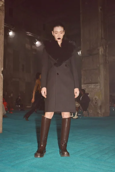 Look 17